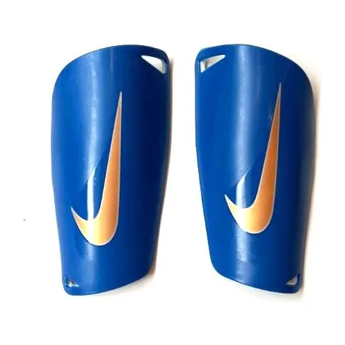 Футбольні щитки Nike